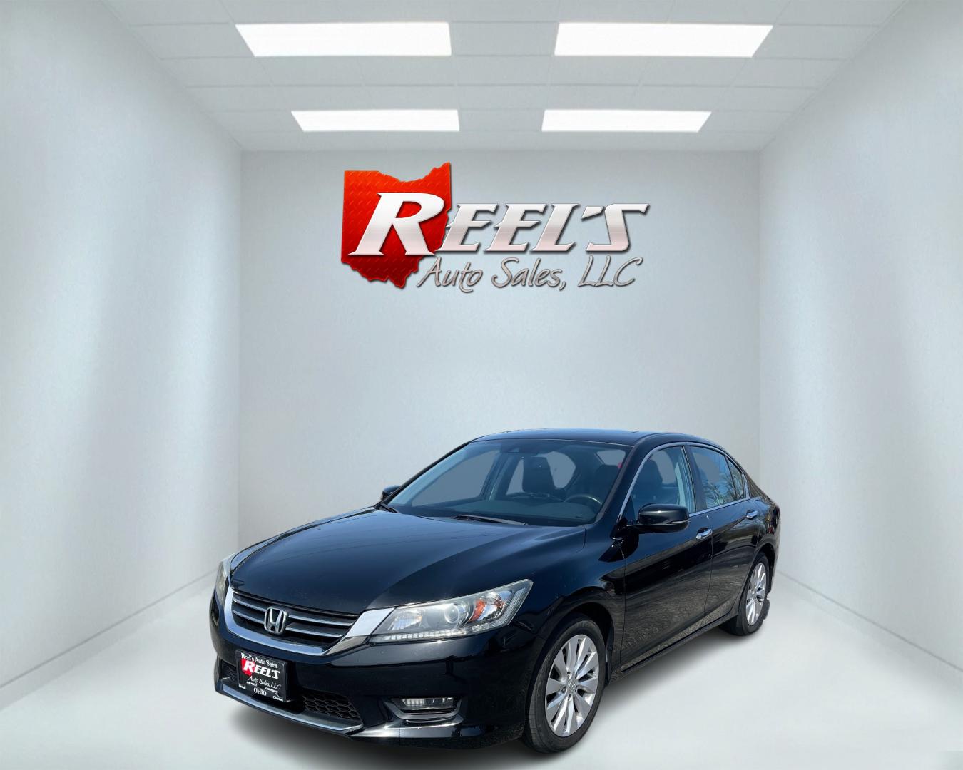 2015 Black /Black Honda Accord EXL (1HGCR2F85FA) with an 2.4L I4 DOHC 16V engine, CVT transmission, located at 547 E. Main St., Orwell, OH, 44076, (440) 437-5893, 41.535435, -80.847855 - This 2015 Honda Accord EX-L is a well-appointed and feature-rich midsize sedan. It's powered by Honda's efficient 2.4L Earth Dreams engine, paired with a continuously variable transmission (CVT) for smooth acceleration and optimal fuel economy. The EX-L trim level offers a luxurious leather interior - Photo#0